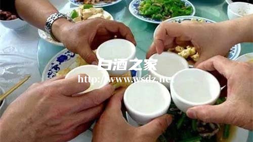 多少度的白酒喝了不会上头  2