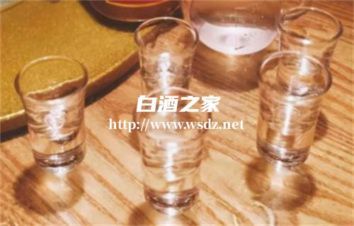 喝白酒能吃冰镇西瓜吗