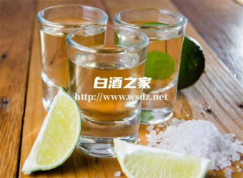 白酒加柠檬可以喝吗