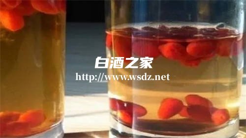 白酒成分表里有枸杞吗  2