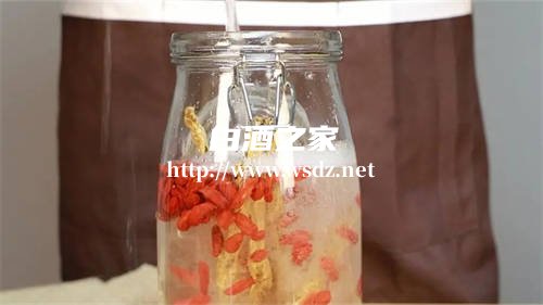 白酒成分表里有枸杞吗  3