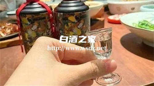 酱香型白酒和浓香型白酒能混在一起吗