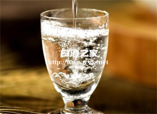 酱香白酒和清香白酒的区别在哪里  2