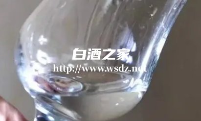 通过摇晃来鉴定白酒度数靠谱吗