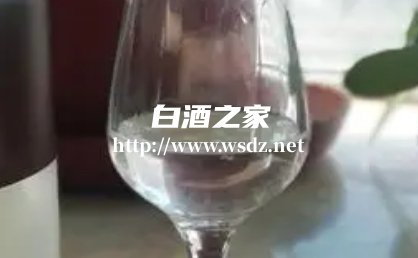 通过摇晃来鉴定白酒度数靠谱吗