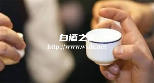 喝完白酒老上火咋回事