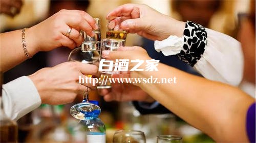 白酒喝多少算是喝过量  3