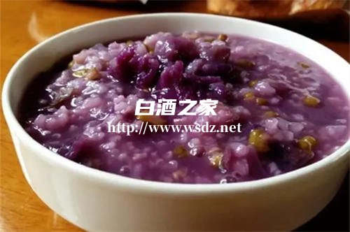 熬紫米粥里面加入白酒好吗  4