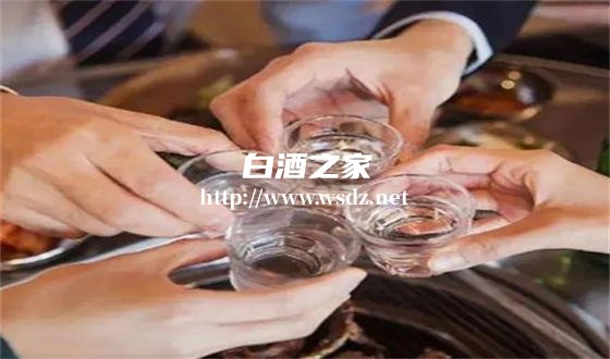 喝完白酒体温高睡不着咋办