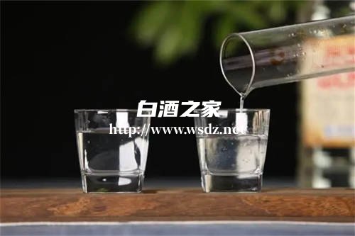 白酒兑水后度数就会降低吗