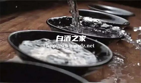 纯粮白酒里含有哪些成分  3