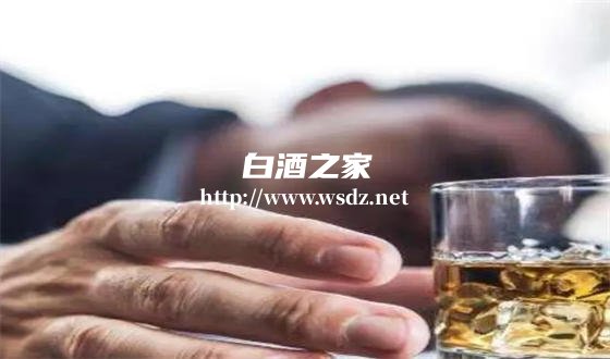 喝白酒吐黄水怎么缓解