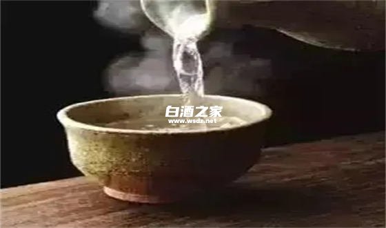 小孩误喝白酒怎么处理  1