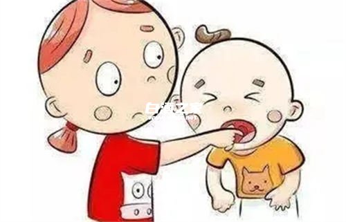 小孩误喝白酒怎么处理  2