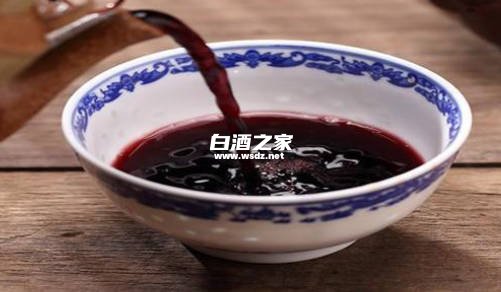 桑葚酒的功效  2