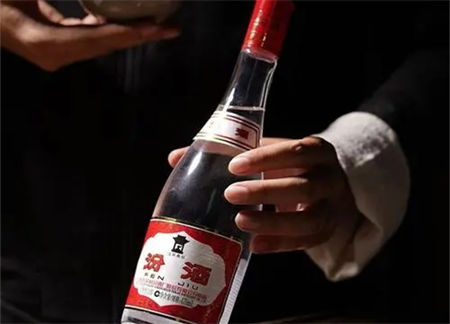 每天喝100毫升42度白酒会怎样