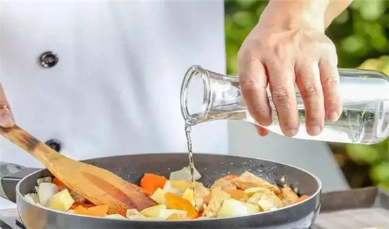 做鱼时放了白酒孩子能吃吗  2