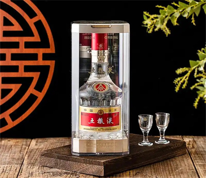 52度的白酒用来送礼哪个好些  1