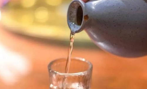 年份久的白酒喝了不口渴吗，人久久白酒告诉你  3