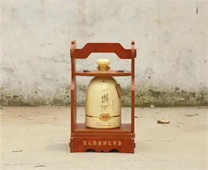 木质白酒架摆件在哪里买好  2