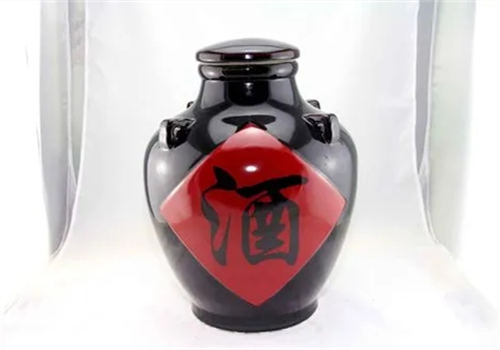高档白酒适合用什么容器装酒