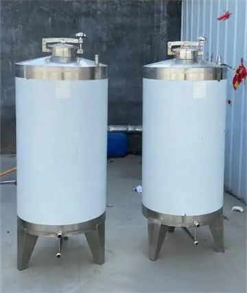 高档白酒适合用什么容器装酒  4