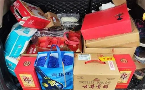 开车上高速可以带白酒吗  3