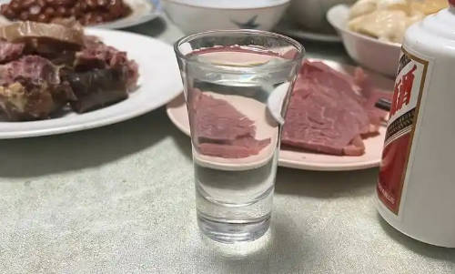 不同度数的白酒混在一起喝会怎样  3