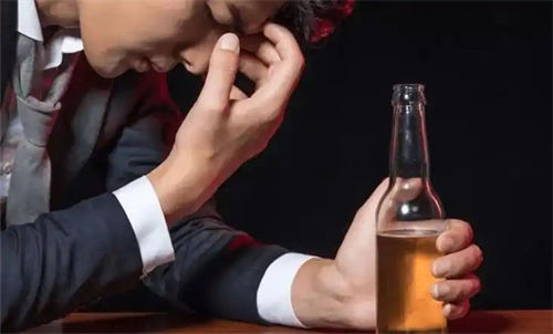 吃完伟哥后喝白酒可以吗  3