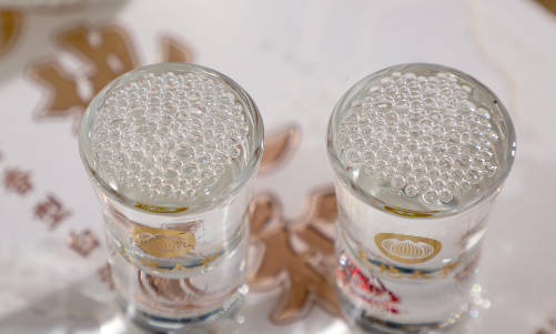 为什么有的酒杯盛过白酒后酒味很重，但是有的就没味道