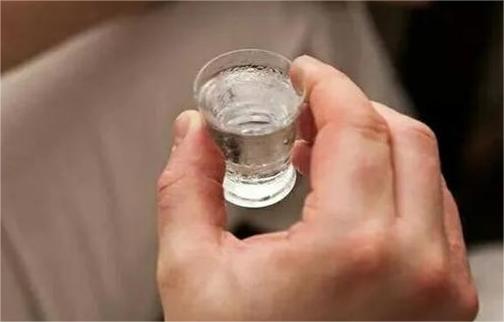 白酒喝多了会上火？真相是什么  2