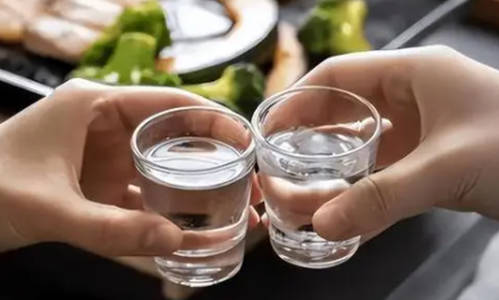 白酒饮用时候的注意事项