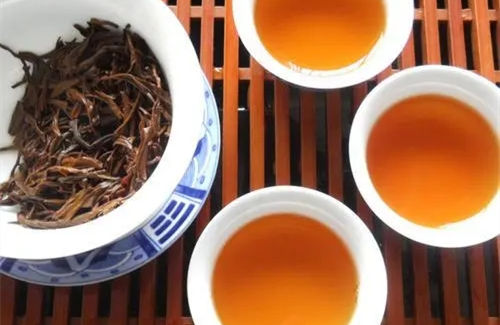 为什么老一辈总说“酒要满，茶要半”？  4