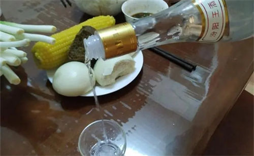 白酒开瓶后为什么要尽快喝完  3