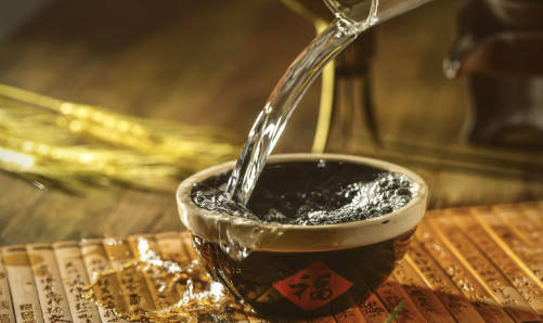 白酒中的沉淀物都是一样的吗，人久久白酒告诉你  2