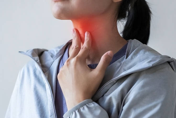 嗓子不舒服可以含白酒吗？嗓子不舒服正确的处理方法！