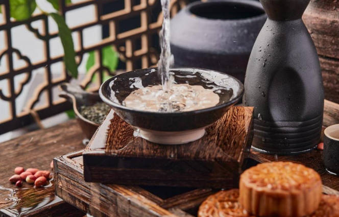 煮白酒需要放什么?冰糖、枸杞等放白酒中有什么好处?