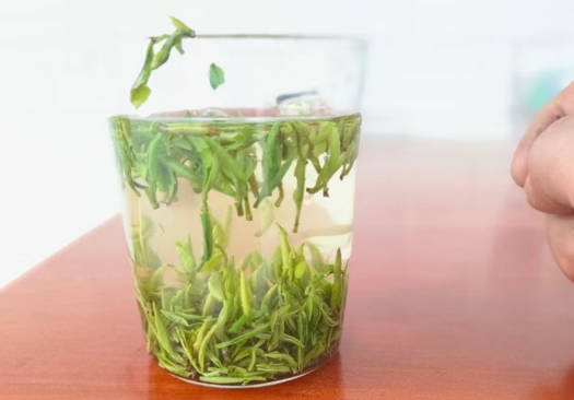 竹叶心泡白酒的功效与作用有哪些