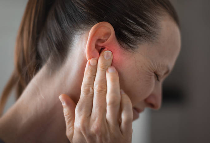 喝完白酒左耳疼怎么回事